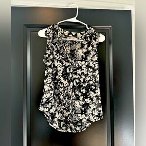 Banana Republic sheer petite XS top great condition